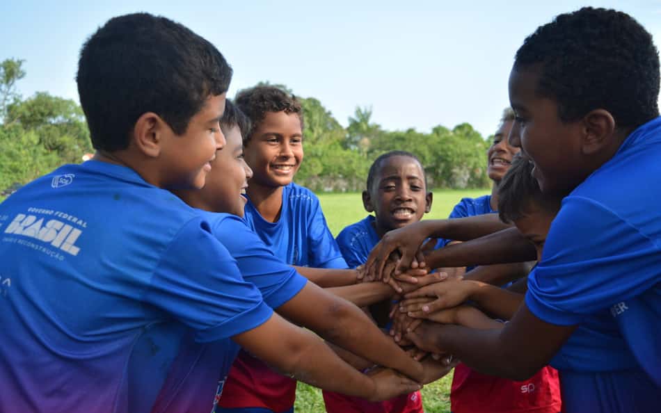 No Projeto Social SOS Reviver, o esporte devolve às crianças o brilho que o mundo tentou apagar (Foto: Josi Areia)