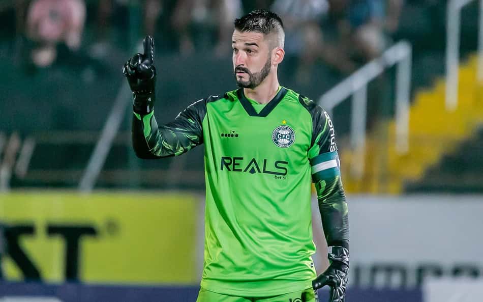 Coritiba renova com goleiro reserva para 2026