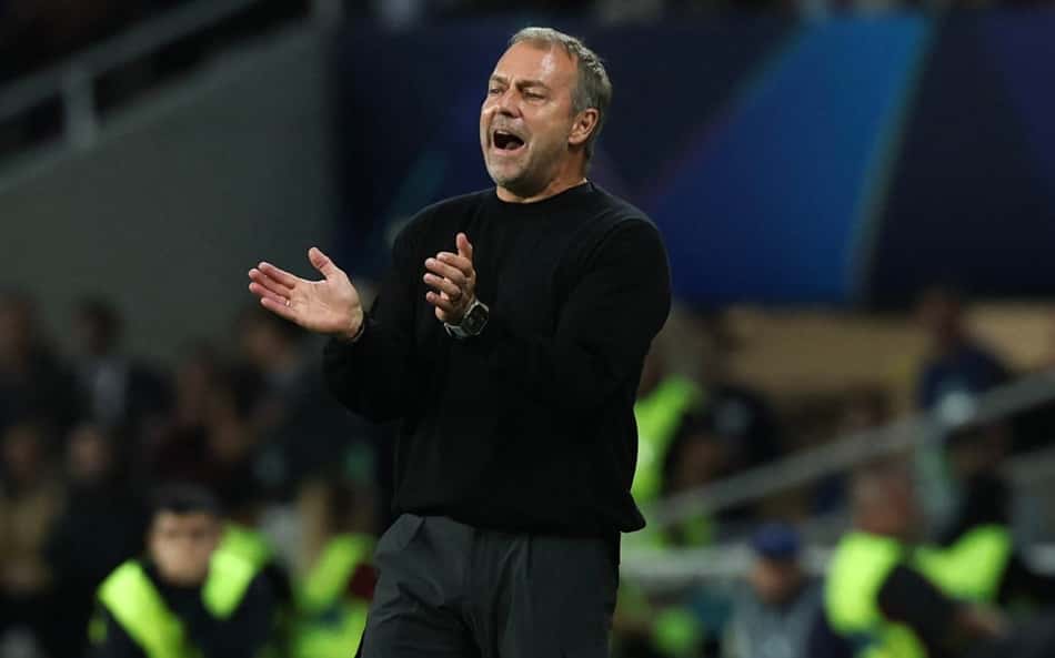Técnico do Barcelona ridiculariza premiação da Fifa após Raphinha ficar de fora: 'Piada'