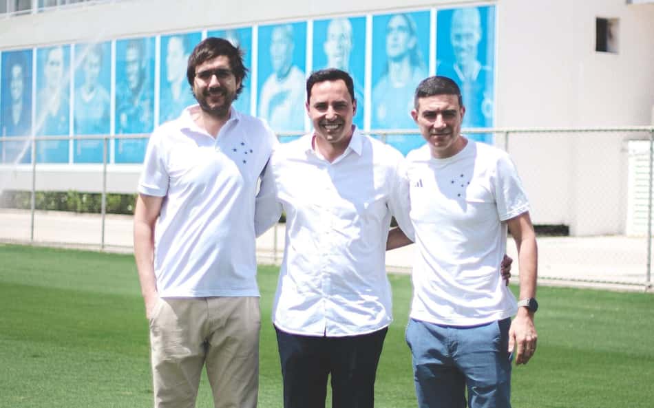 Cruzeiro promove dirigente português após saída de Paulo Pelaipe para o Grêmio