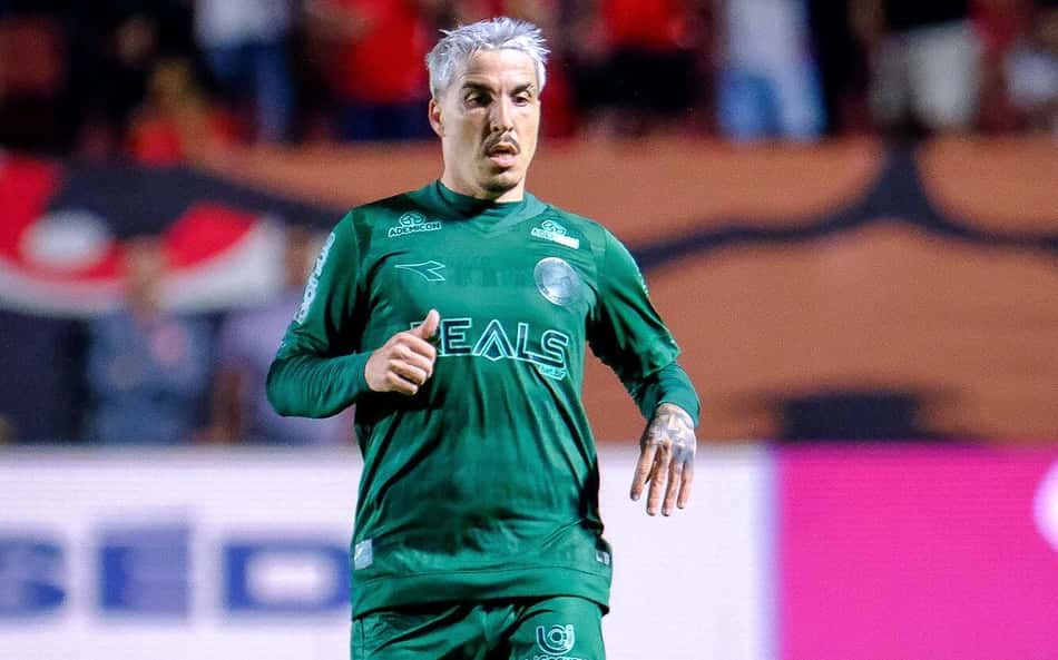 Coritiba renova com melhor jogador da Série B