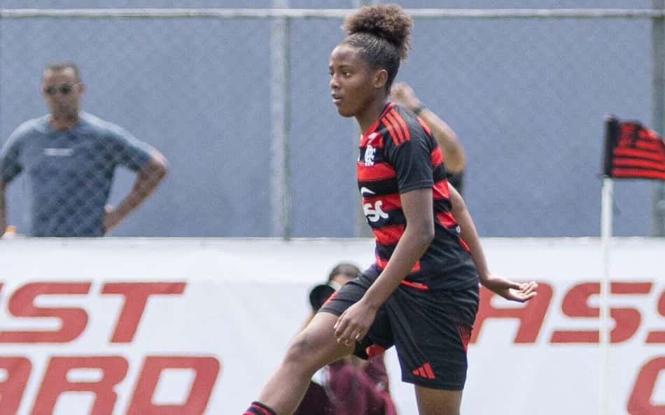 'Gosto da responsa': Kaylane comenta peso da camisa 11 do Flamengo e da 10 da Seleção