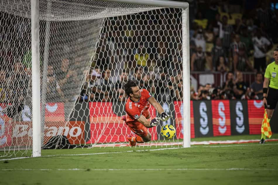 Léo Jardim classifica Vasco para final da Copa do Brasil
