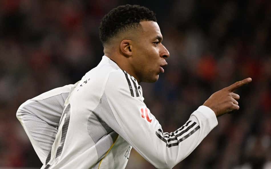 Mbappé comemorando o gol marcado no jogo entre Real Madrid e Athletic Bilbao (Foto: Ander Gillenea/AFP)