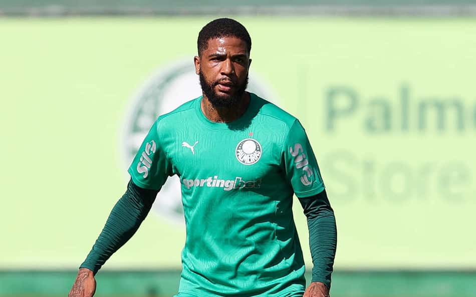 Palmeiras recebe proposta por Micael; clube avalia opções para a zaga no mercado
