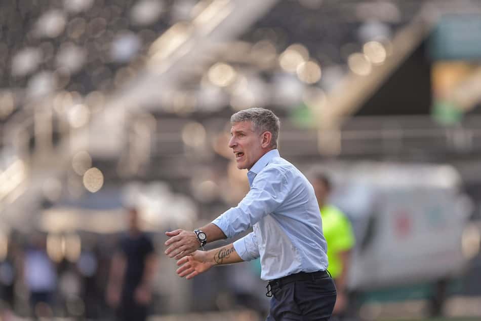 Palermo no jogo entre Botafogo e Fortaleza, pelo Brasileirão (Foto: Thiago Ribeiro/ Agif/Gazeta Press)