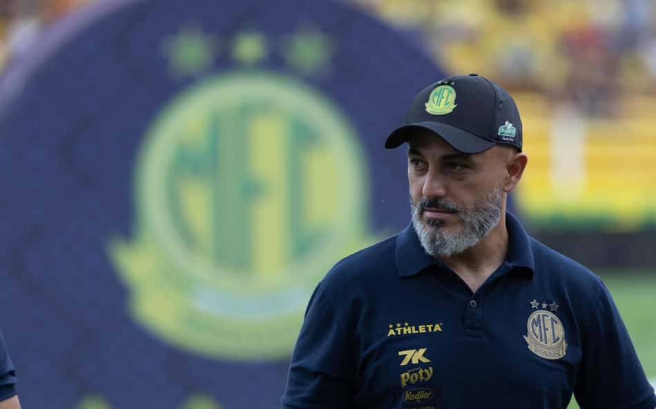 Botafogo define Rafael Guanaes como plano A para substituir Davide