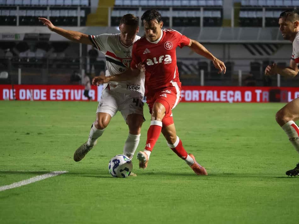 São Paulo e Internacional se enfrentam pela 37ª rodada do Brasileirão (Foto: JoÃo Jardim/Pera Photo Press/Gazeta Press) Pera Photo Press/Pera Photo Press