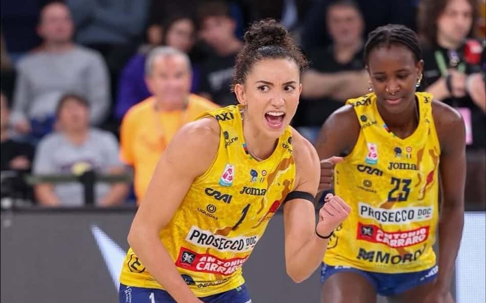 Gabi Guimarães em ação pelo Conegliano (Foto: Reprodução / Instagram)
