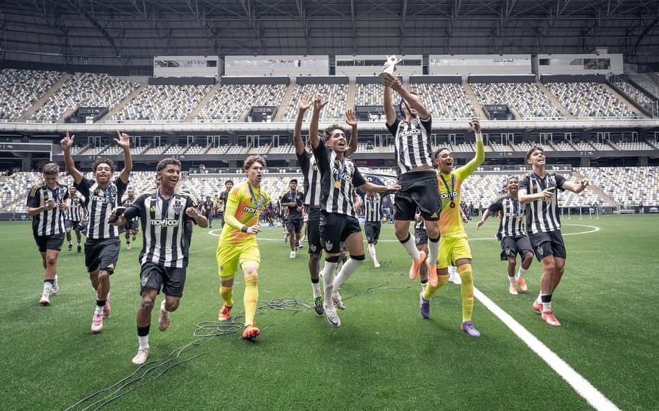 Quem são as joias da base do Atlético-MG que devem ganhar espaço no profissional em 2026?