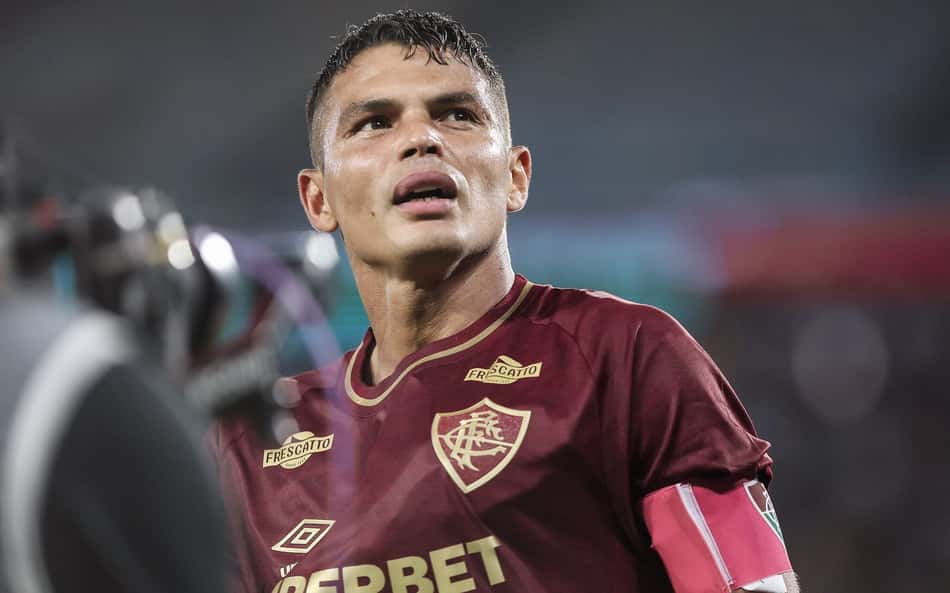 Thiago Silva publica vídeo com explicação sobre saída do Fluminense