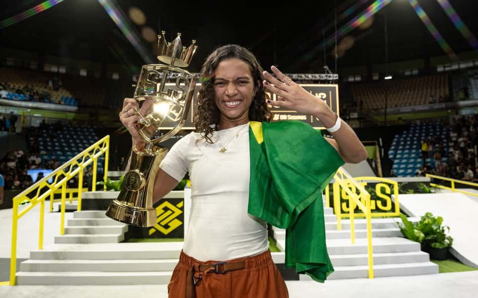 Rayssa Leal se emociona com título do Corinthians na Copa do Brasil