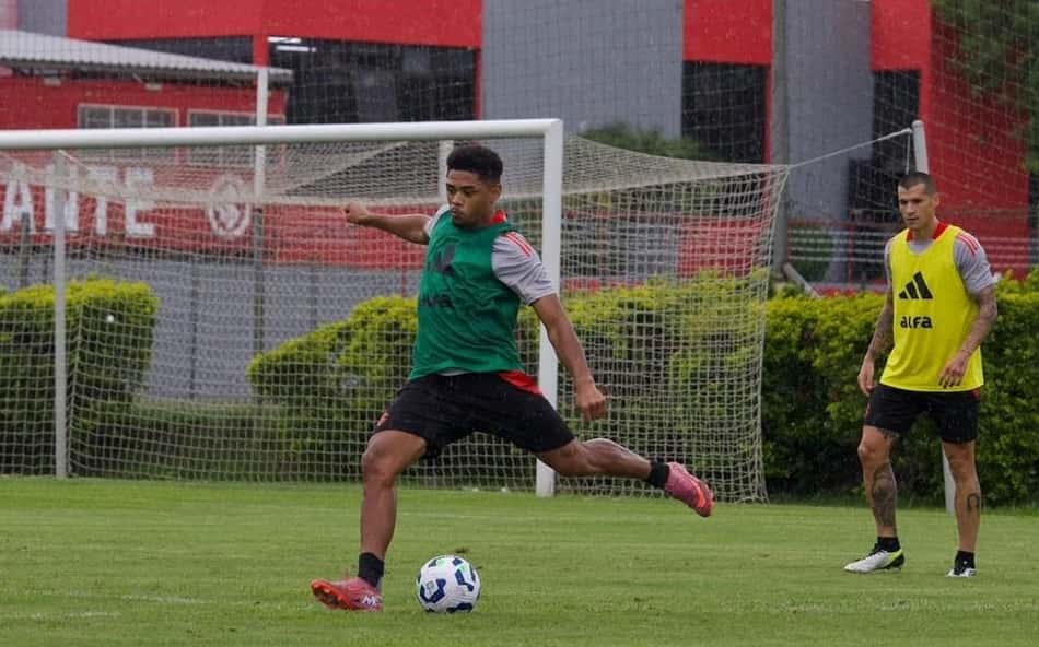 Internacional terá oito profissionais na largada do Gauchão 2026