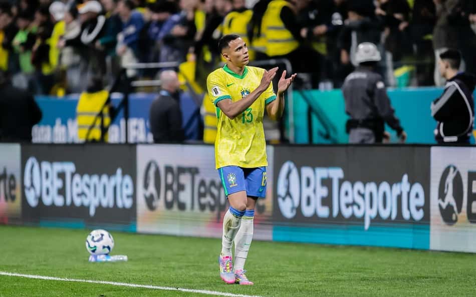 Vanderson se inspira em Cafu e elogia Ancelotti de olho na Copa do Mundo