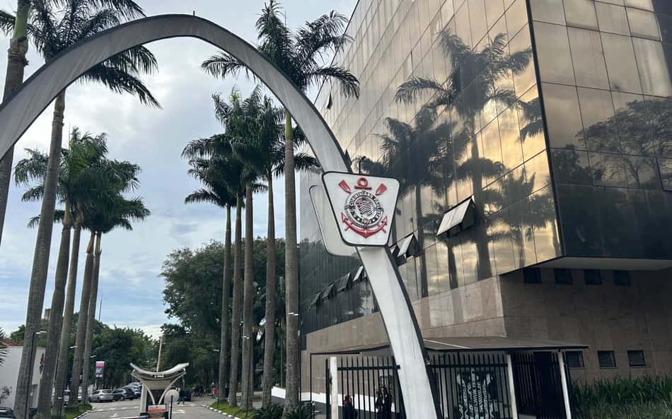 MP abre inquérito para avaliar intervenção judicial no Corinthians