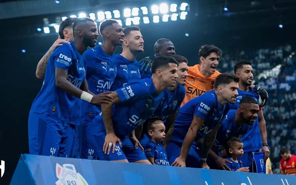 United e Newcastle brigam por estrela do Al-Hilal; veja