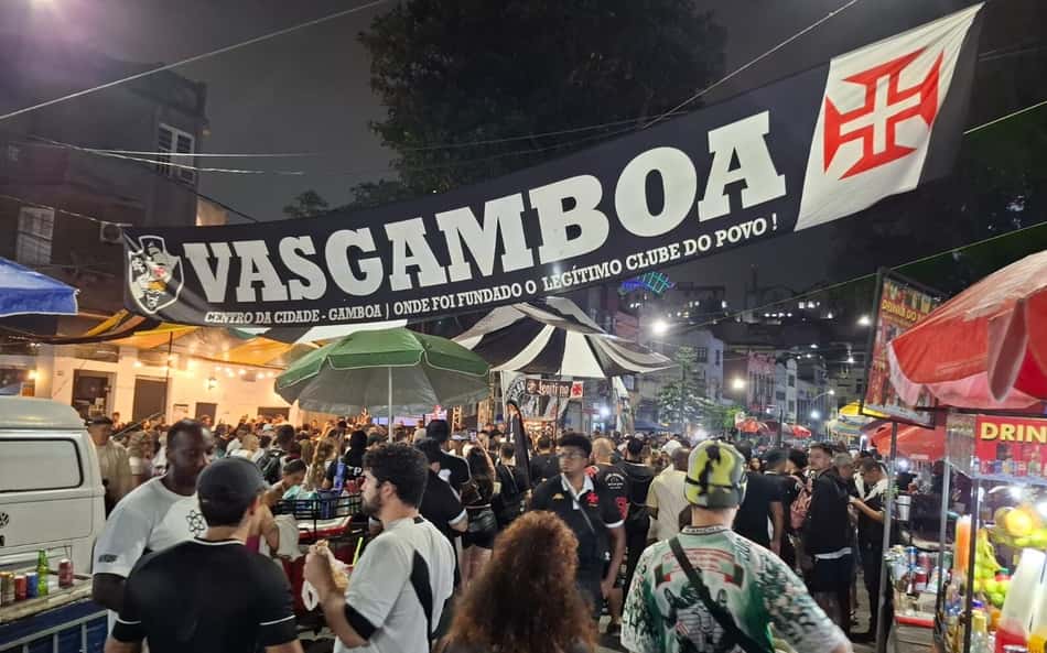 Torcida do Vasco Gamboa (Foto: Marcio Dolzan / Lance!)