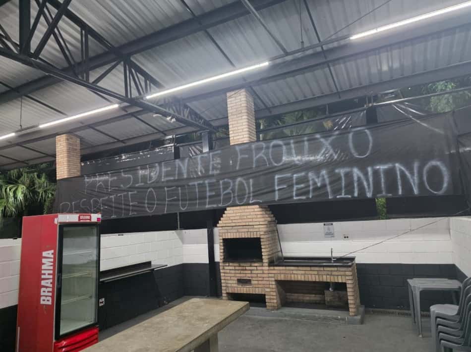 Manifestação de sócios do Corinthians (Foto: Reprodução)