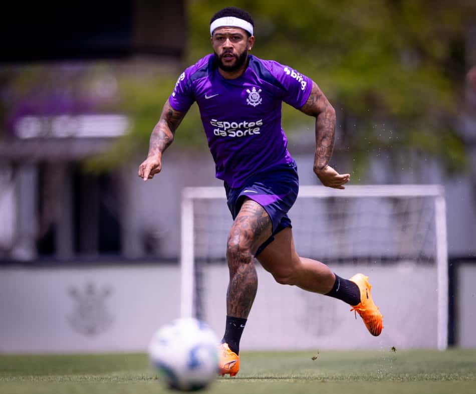 Memphis participou de treinamento do Corinthians
