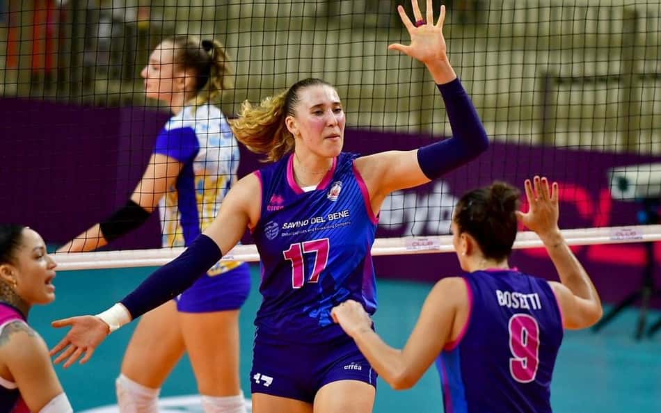 Antropova durante a estreia no Mundial de Clubes de Vôlei