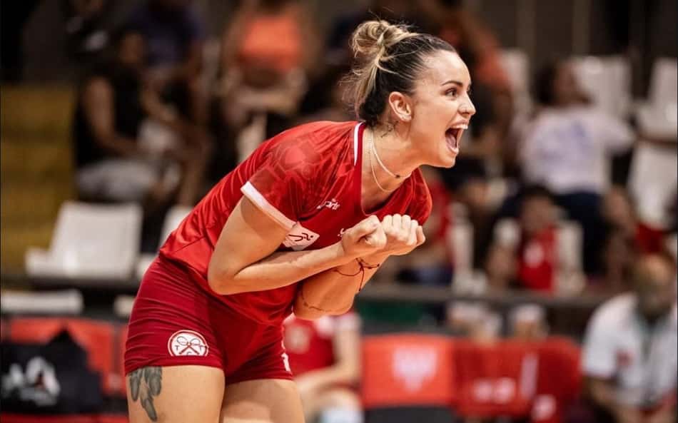 Atleta do Tijuca supera gigantes e lidera ranking da Superliga após gravidez