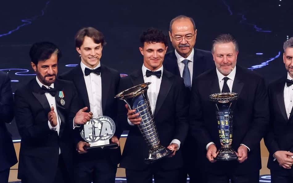 Saiba por que o campeão da F1 não recebe o troféu na última corrida