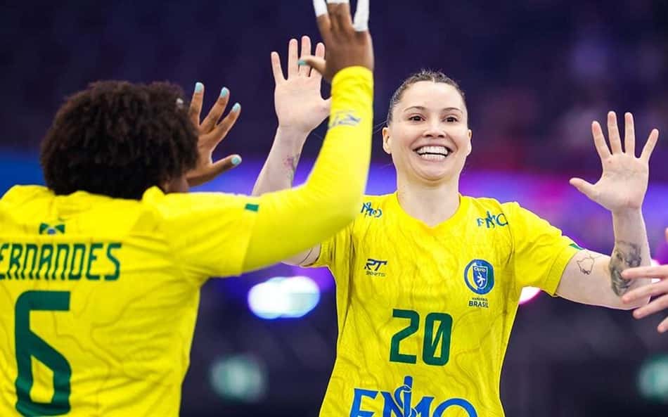 Seleção brasileira manteve os 100% de aproveitamento (Foto: Divulgação/ IHF)
