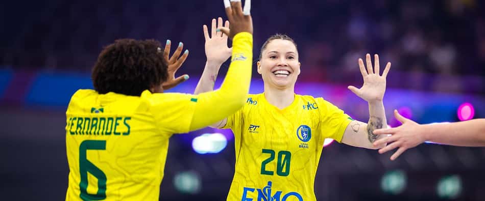 Seleção brasileira manteve os 100% de aproveitamento (Foto: Divulgação/ IHF)
