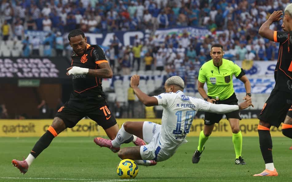 Lance em Corinthians x Cruzeiro choca torcedores: 'Misericórdia'