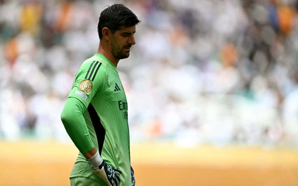 Falha de Courtois em Real Madrid x City choca web: 'Raridade'