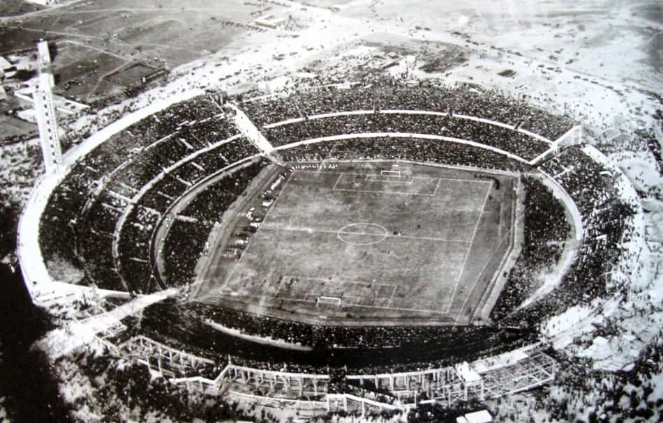 Estádio Centenário, de Montevidéu, inaugurado para a Copa do Mundo de 1930