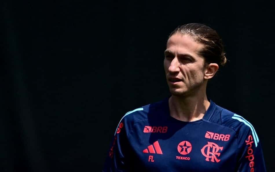 Multicampeão no Brasil, Filipe Luís já pode treinar na Europa em 2026?