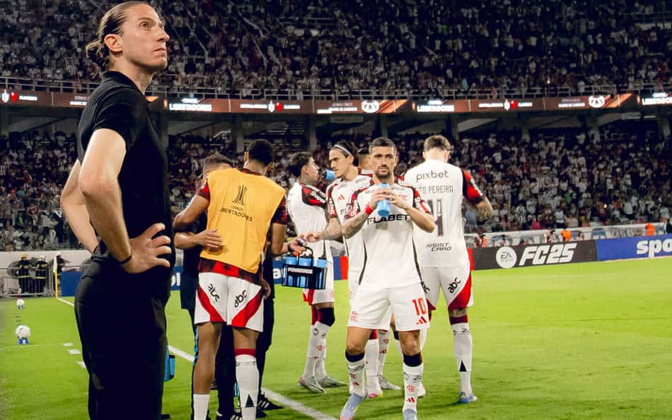 Atitude de jogadores do Flamengo depois de vitória repercute: 'Socorro'