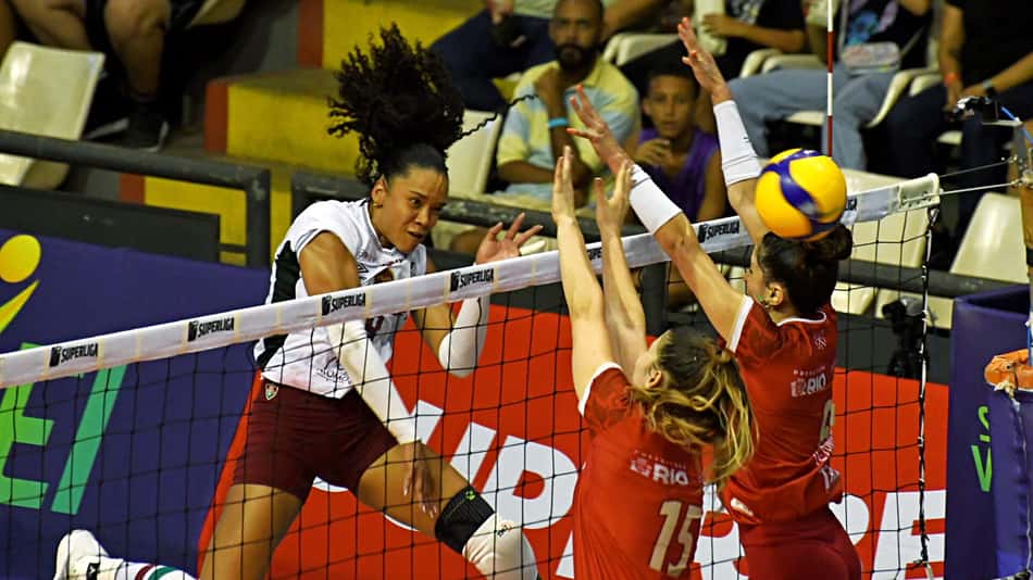 A ponteira Amanda foi a principal pontuadora do Fluminense