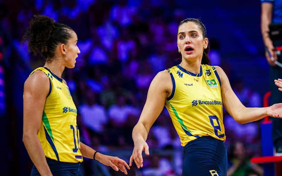 Após divulgação do ranking da FIVB, Gabi Guimarães celebra superação de Julia Kudiess