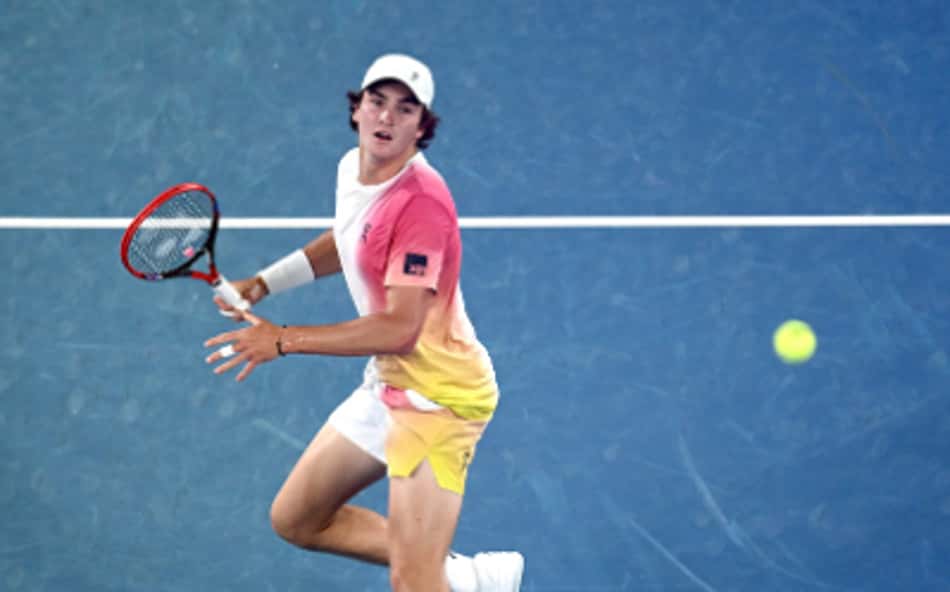 João Fonseca na vitória sobre o russo Andrey Rublev no Aberto da Austrália (Divulgação)