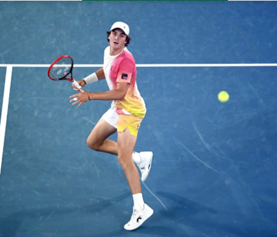 João Fonseca na vitória sobre o russo Andrey Rublev no Aberto da Austrália (Divulgação)