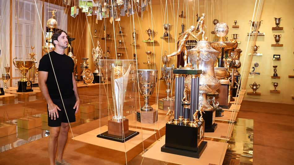 Zubeldía no museu do Fluminense (Foto: Mailson Santana/Fluminense FC)