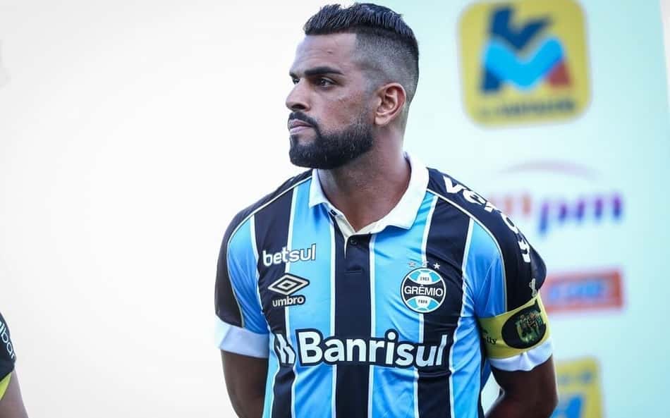 Maicon aponta planos para o futuro e revela inspiração em ídolo do Flamengo