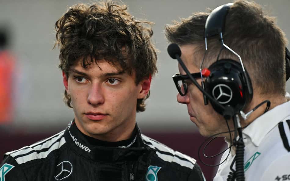 Red Bull se retrata após acusar Antonelli de favorecer Norris na F1