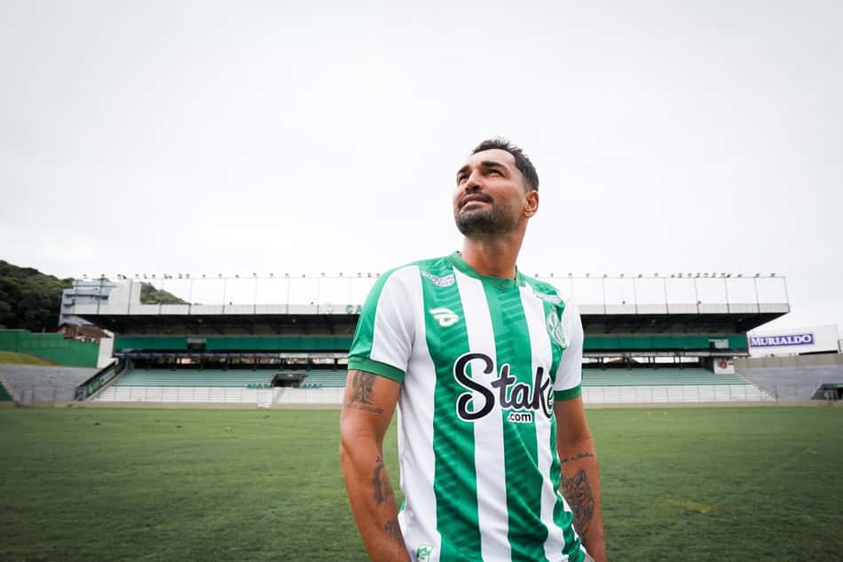 Gilberto não conseguiu repetir bom desempenho no Juventude (Foto: Foto: Fernando Alves/E.C.Juventude)