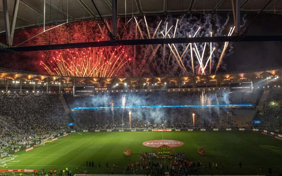 Maracanã recebe Vasco x Fluminense pela Copa do Brasil
