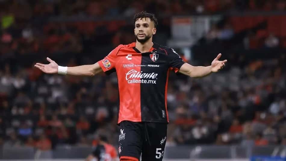 Matheus Dória, zagueiro do Atlas-MEX