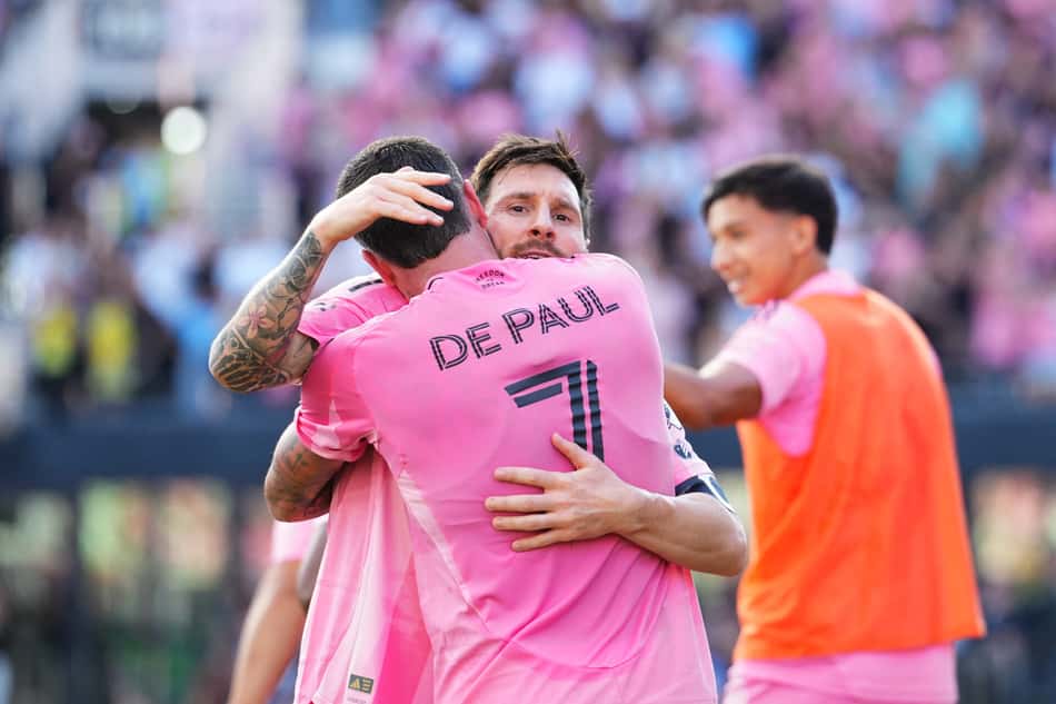 Com Messi, De Paul e Müller em campo, o Inter Miami venceu o Vancouver Whitecaps por 3 a 1 e conquistou a MLS (Foto: Rich Storry / AFP)