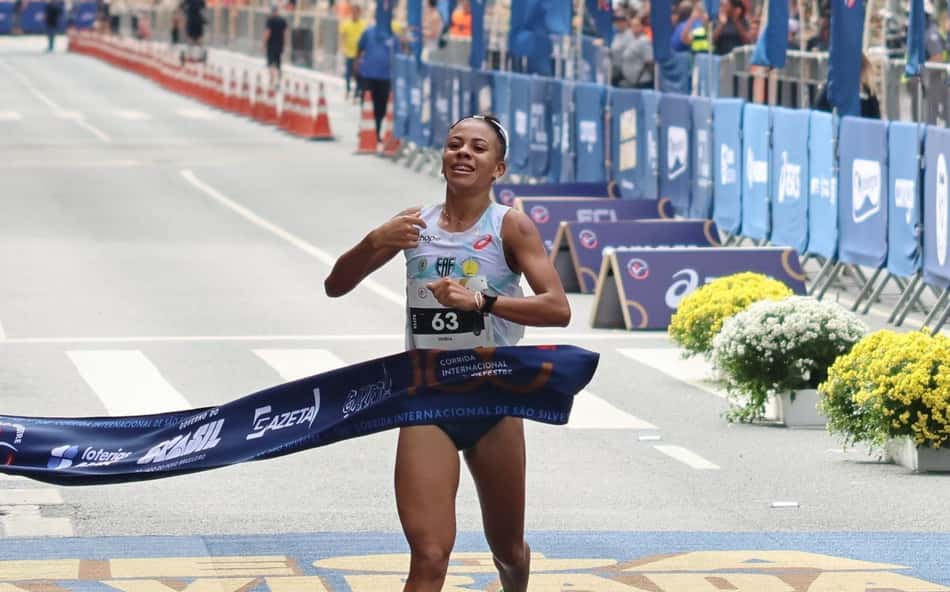São Silvestre: Nubia Oliveira volta ao pódio e quer inspirar presença feminina