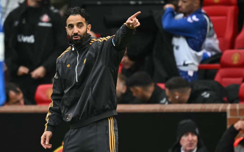 Manchester United define favoritos na busca por um lateral; veja
