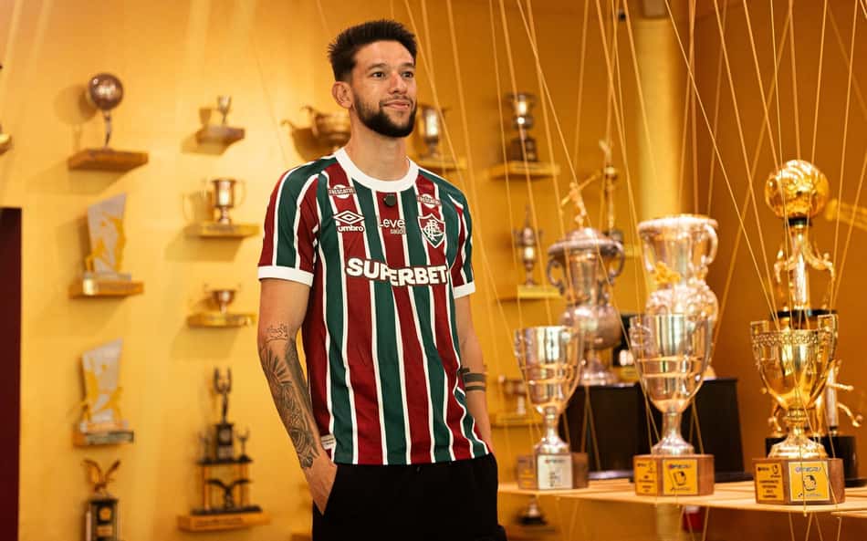 Fluminense anuncia contratação do zagueiro Jemmes