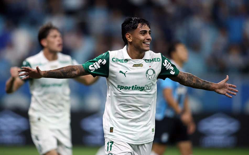Palmeiras recebe proposta e avalia futuro de Facundo Torres