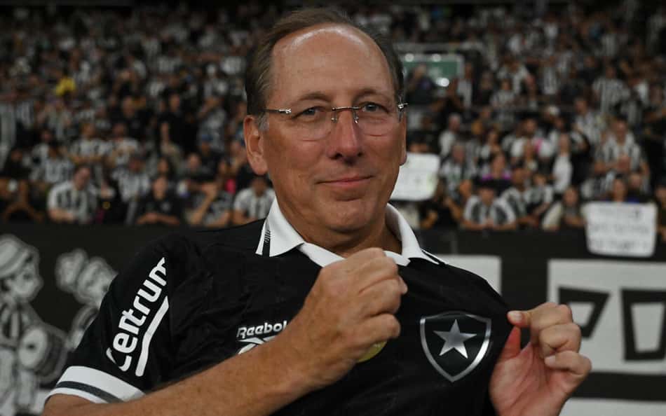 Textor revela 'sinal verde' ao Botafogo para novas contratações