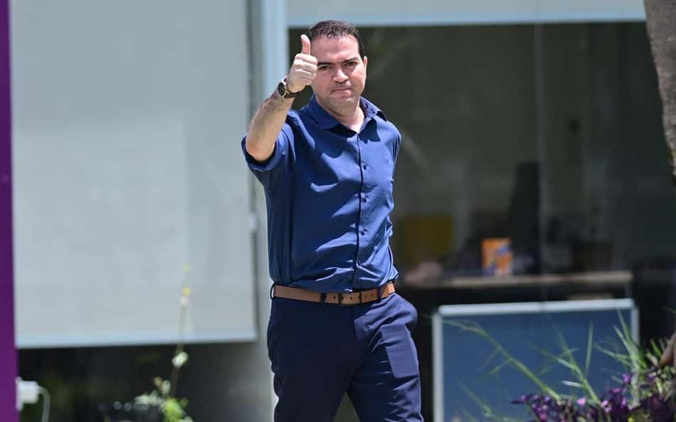 Marcelo Paz confirma acordo com Gabriel Paulista e define prazo para chegada ao Timão
